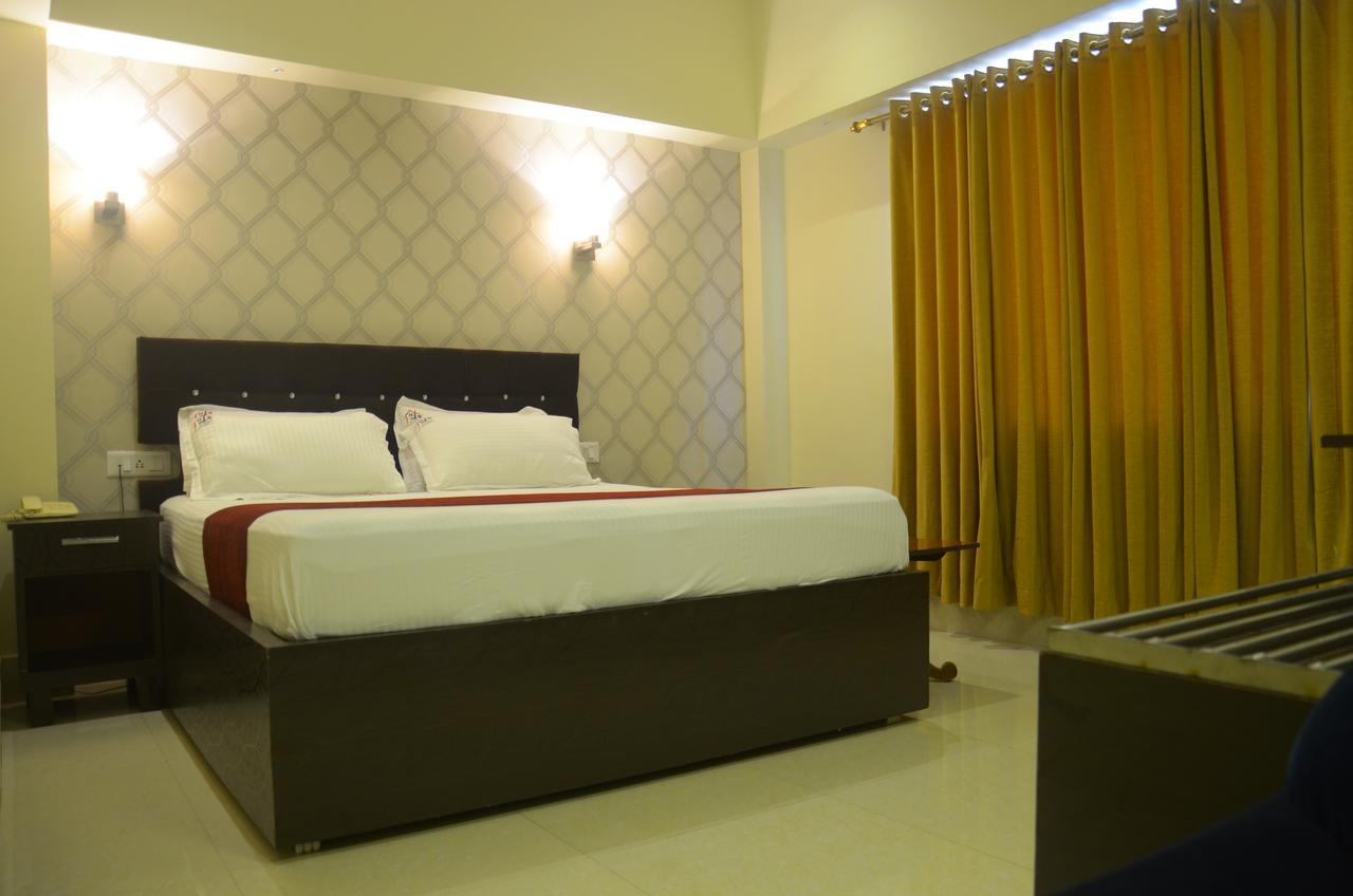 Hotel Pritika Durgāpur 外观 照片